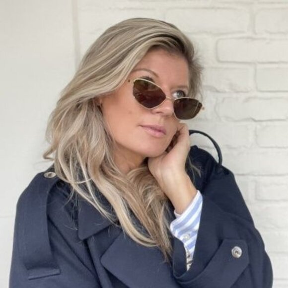 🕶️ New Givenchy GV40059U 84Z Sunglasses - Violet Frame, Purple Lenses - Picture 3 of 11